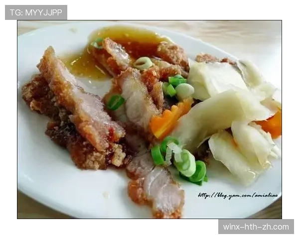 施洋训练完直接啃生鸡胸肉，这自律看得我饭都吃不香了