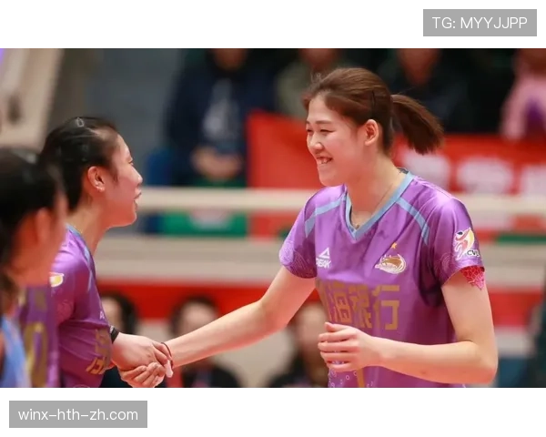 李盈莹刚训练完换衣服那速度，生怕有人看傻了眼吧这也太洒脱了！